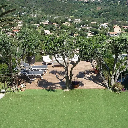 Liyaroyce Apartman *